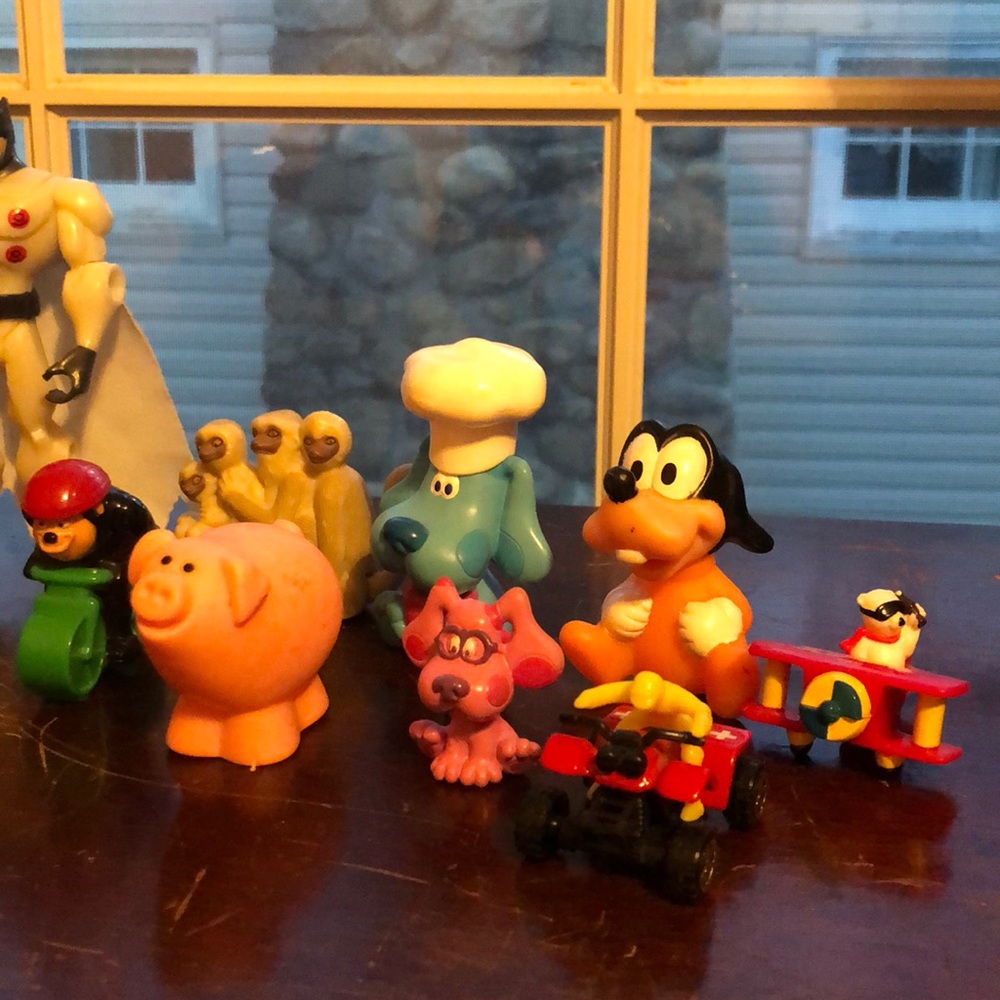 McDonald’s & mini Disney toys - Picture 2 of 8